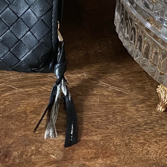 Bottega Veneta black woven wallet - Picture 6 of 10